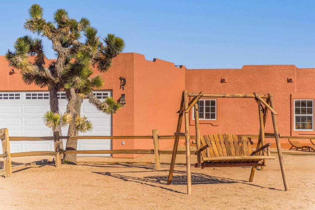 Near Pappy & Harriet'S + Rimrock Ranch W/ Hot Tub Villa Pioneertown Exteriör bild
