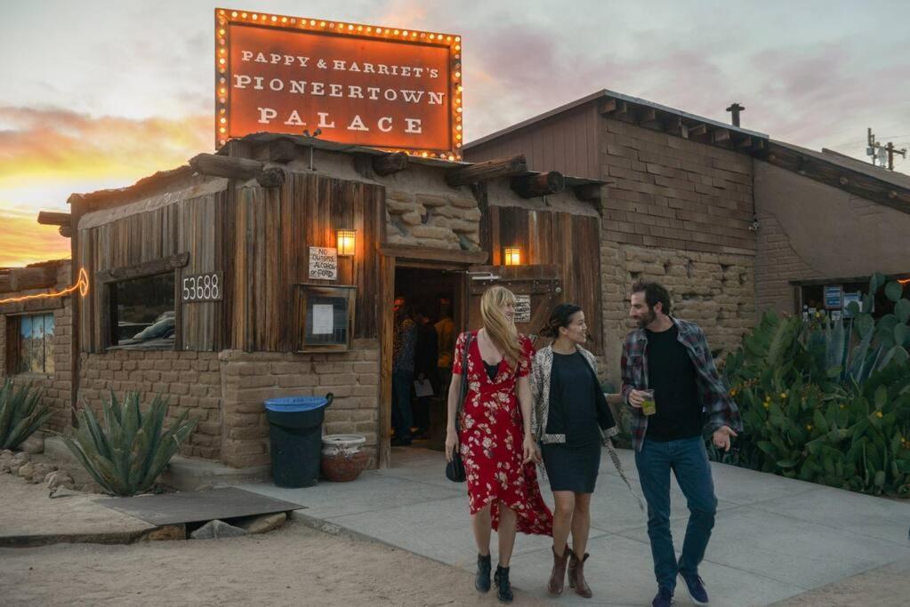 Near Pappy & Harriet'S + Rimrock Ranch W/ Hot Tub Villa Pioneertown Exteriör bild