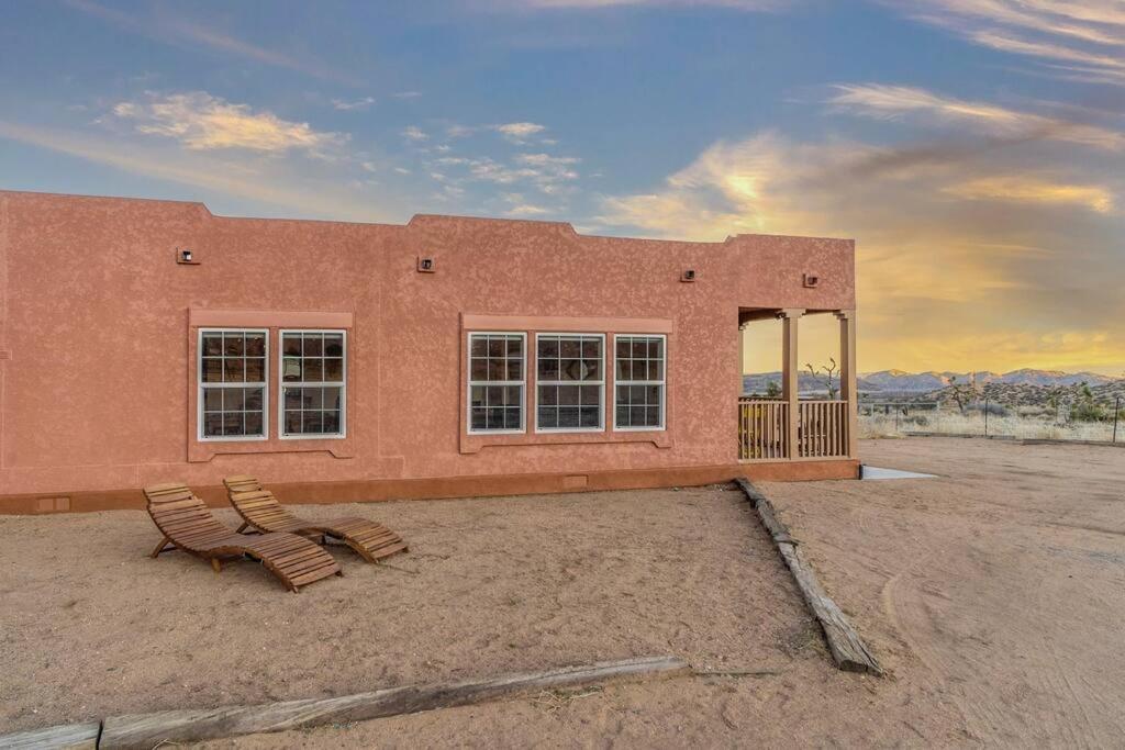Near Pappy & Harriet'S + Rimrock Ranch W/ Hot Tub Villa Pioneertown Exteriör bild