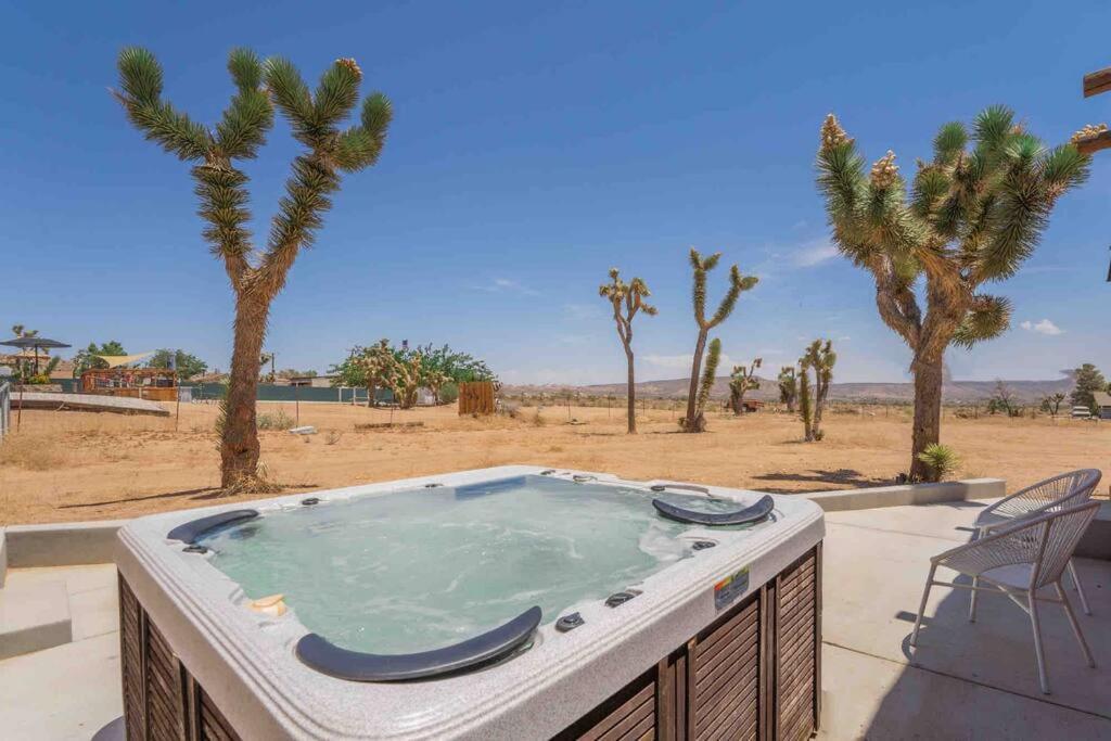 Near Pappy & Harriet'S + Rimrock Ranch W/ Hot Tub Villa Pioneertown Exteriör bild